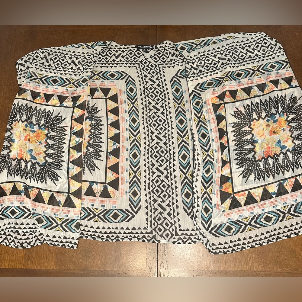 Star Scene Los Angeles Geometric Patterned Kimono Overlay Shirt